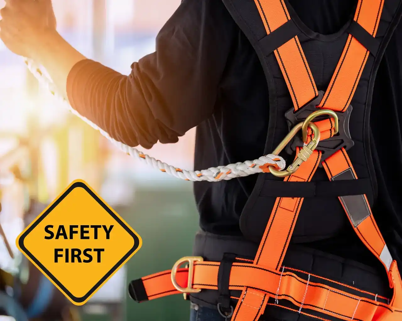 Leesés elleni védelem: teljes testheveder és biztosító kötél – Safety first